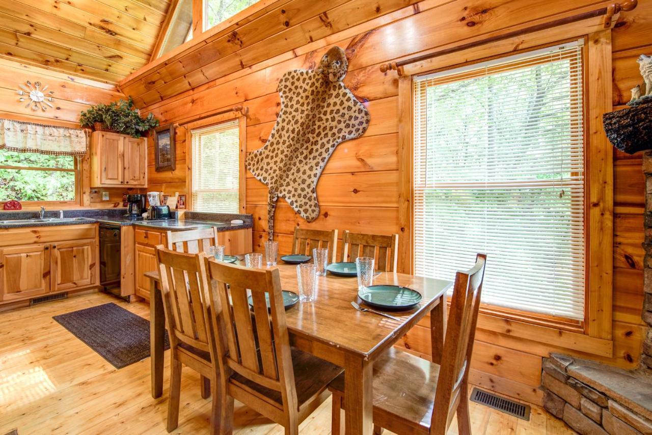 סביירוויל Cabin Of Dreams, 3 Bedroom Water View, Wifi, Hot Tub, Pool Table, Sleep 8 מראה חיצוני תמונה
