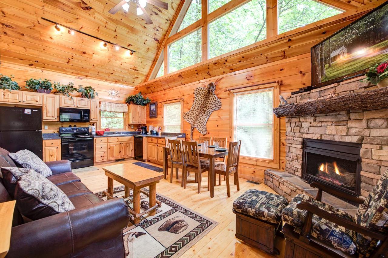 סביירוויל Cabin Of Dreams, 3 Bedroom Water View, Wifi, Hot Tub, Pool Table, Sleep 8 מראה חיצוני תמונה